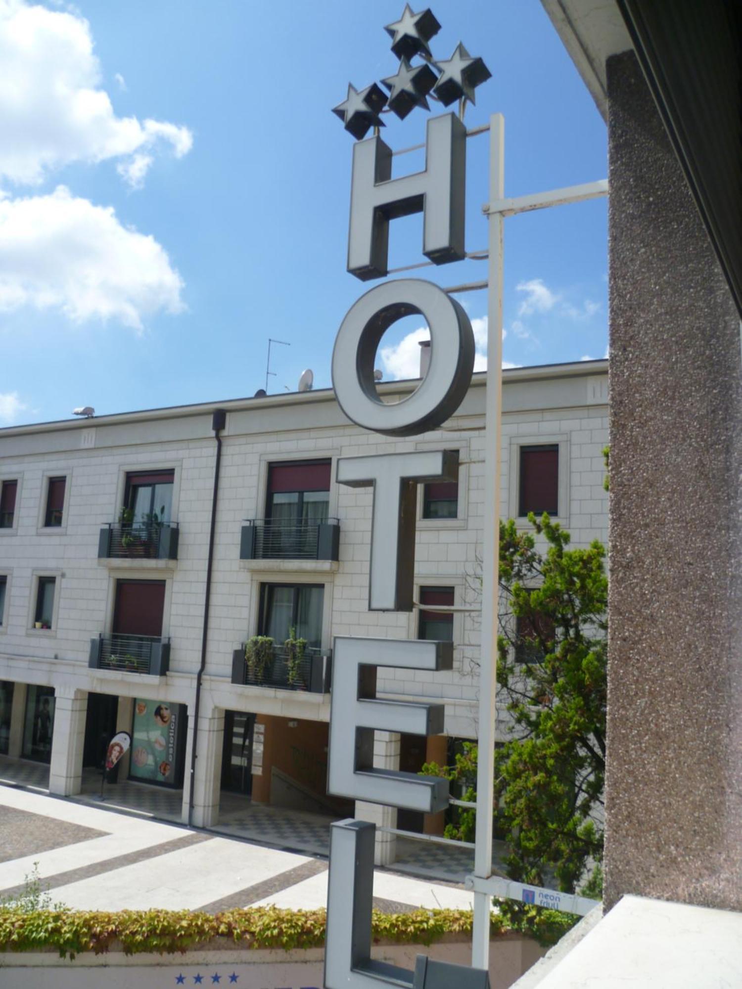 Hotel Minerva Pordenone Eksteriør bilde